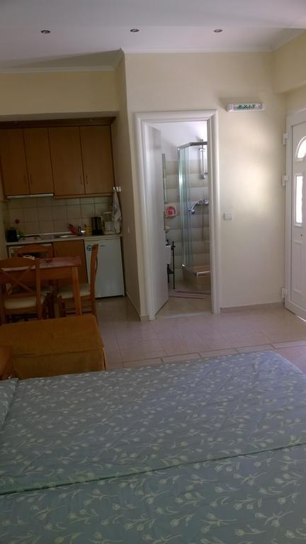 Bozikis Apartments & Studios باليوكاستريتسا الغرفة الصورة