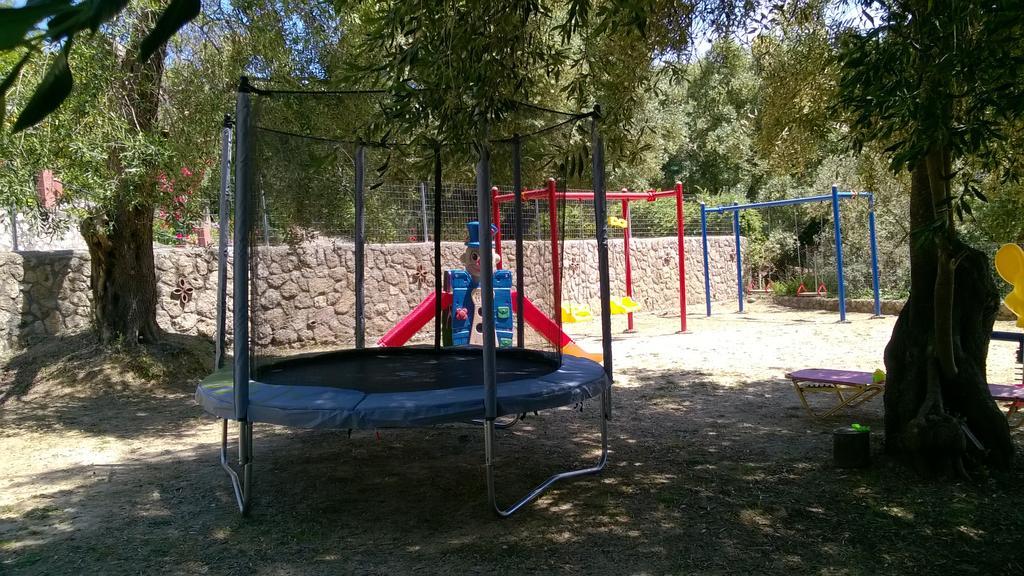 Bozikis Apartments & Studios باليوكاستريتسا المظهر الخارجي الصورة