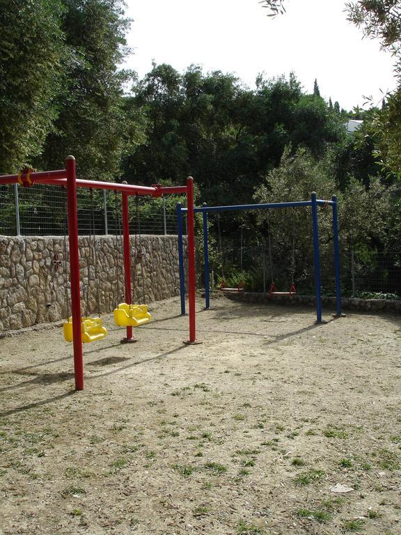 Bozikis Apartments & Studios باليوكاستريتسا المظهر الخارجي الصورة
