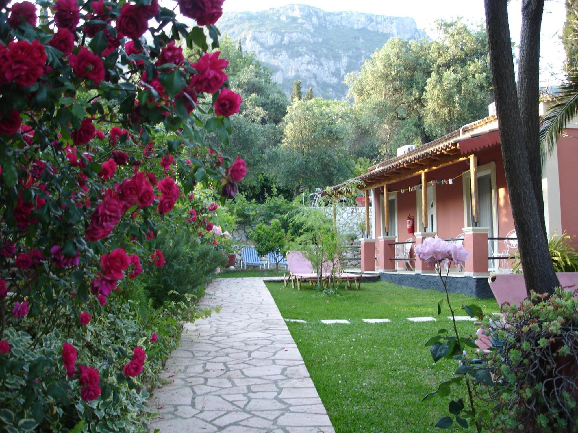 Bozikis Apartments & Studios باليوكاستريتسا المظهر الخارجي الصورة